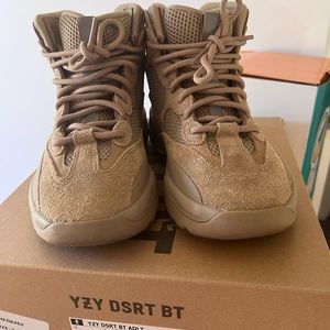 Yeezy DSRT boot